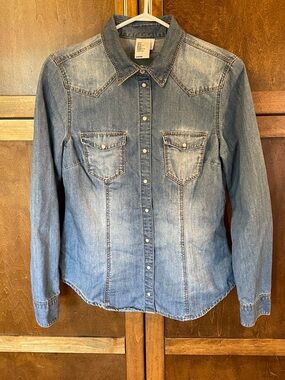 H&M Light Blue Denim Western Button-Down Shirt